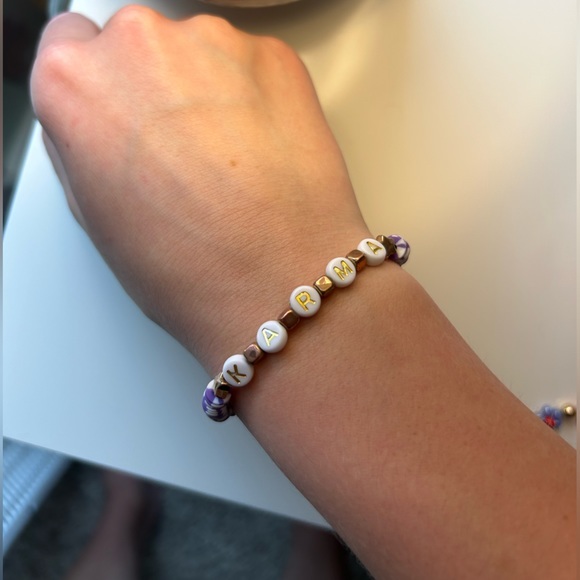 Karma Taylor Swift‎ friendship bracelet - Picture 3 of 3
